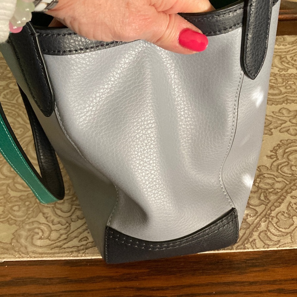 COACH EUC Tote 27 In Colorblock With Horse And Carriage Twilight Blue/Green/Navy - Picture 11 of 11